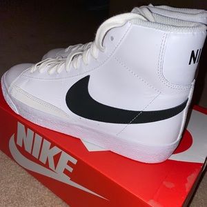 NIKE BLAZERS MID RISE